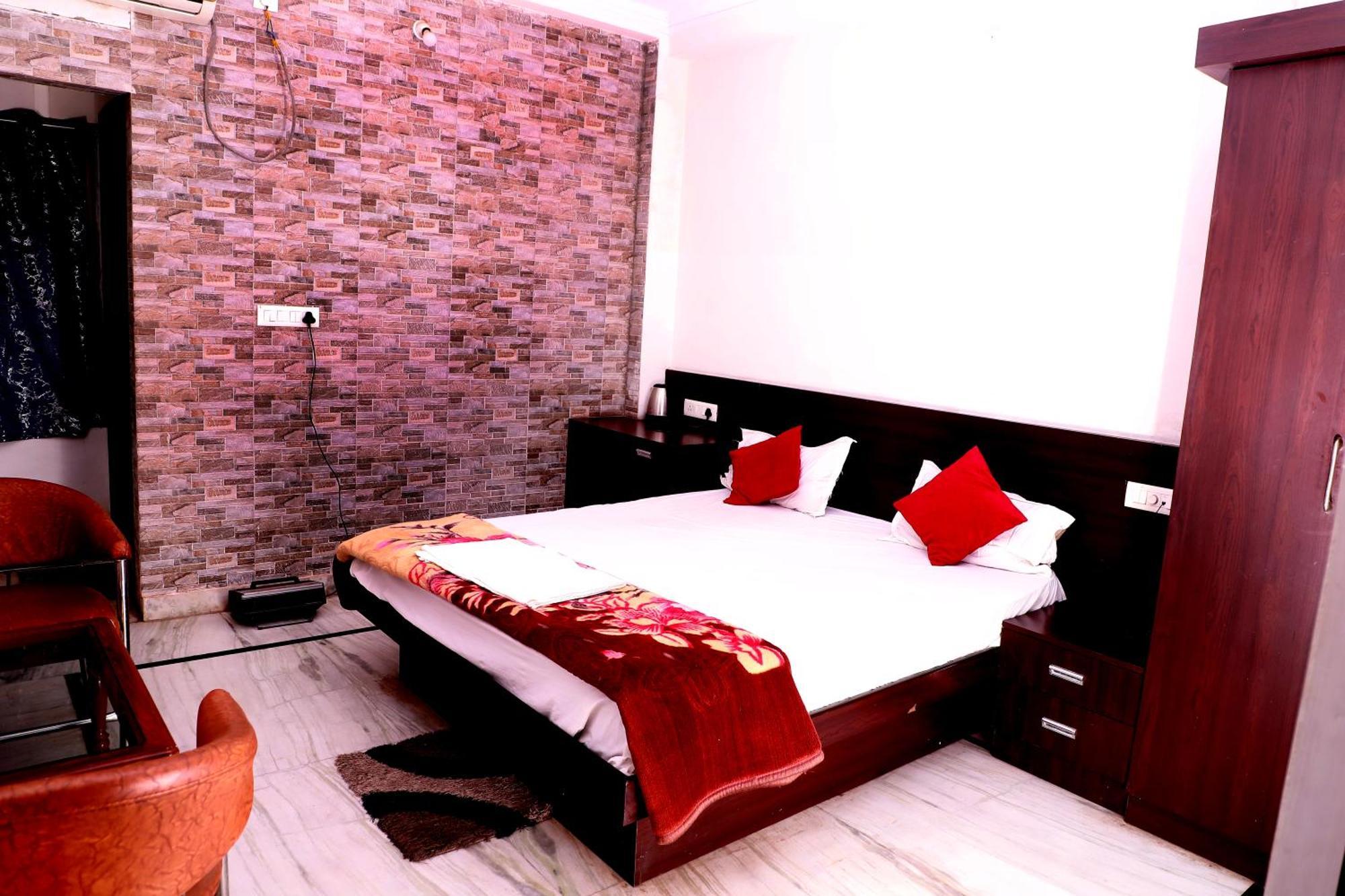 Hotel River View Khagaria Exteriör bild