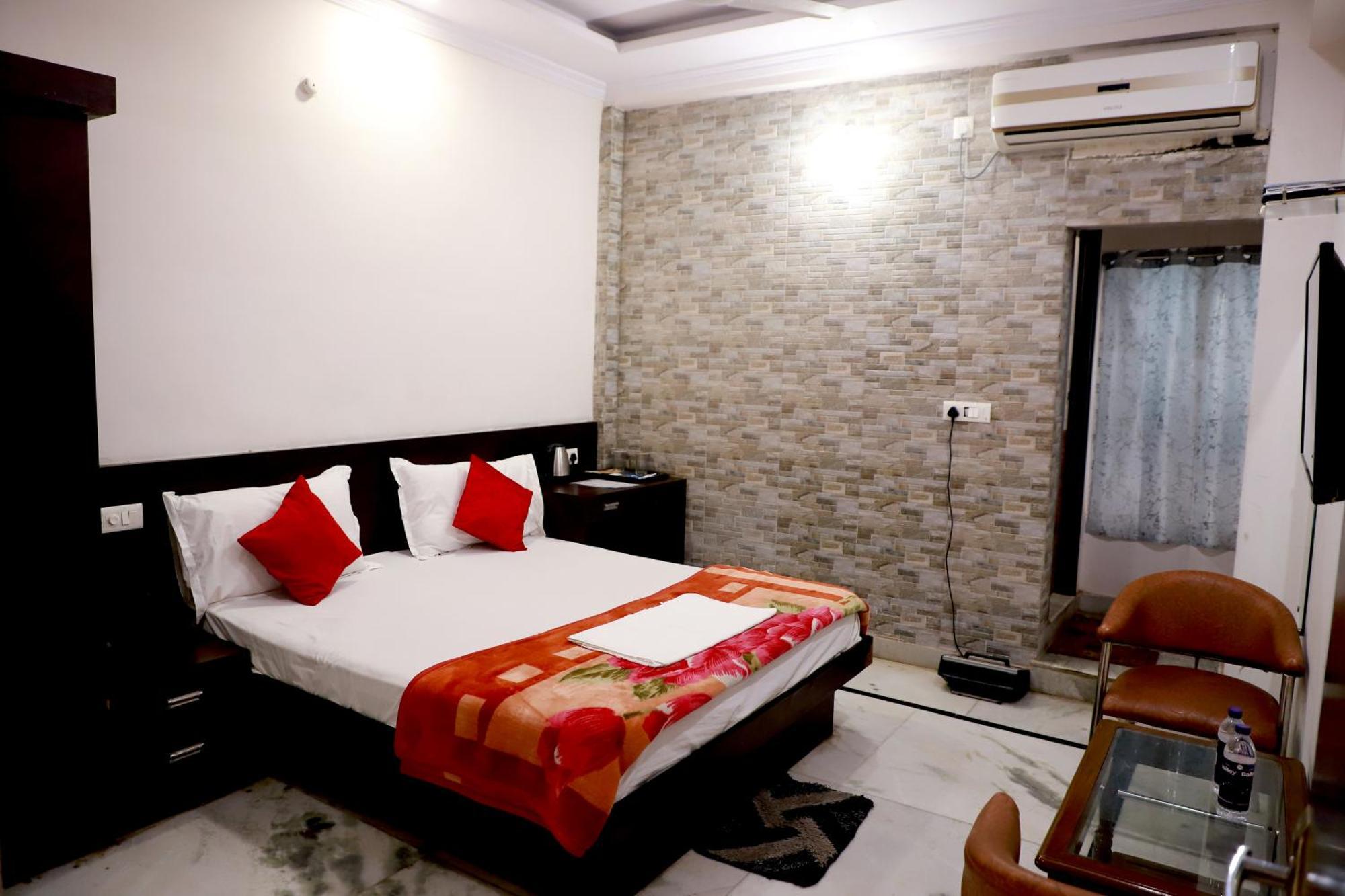 Hotel River View Khagaria Exteriör bild