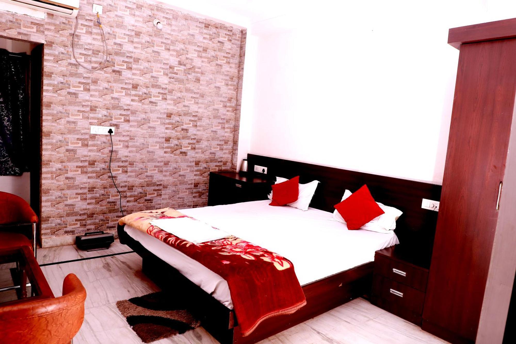 Hotel River View Khagaria Exteriör bild