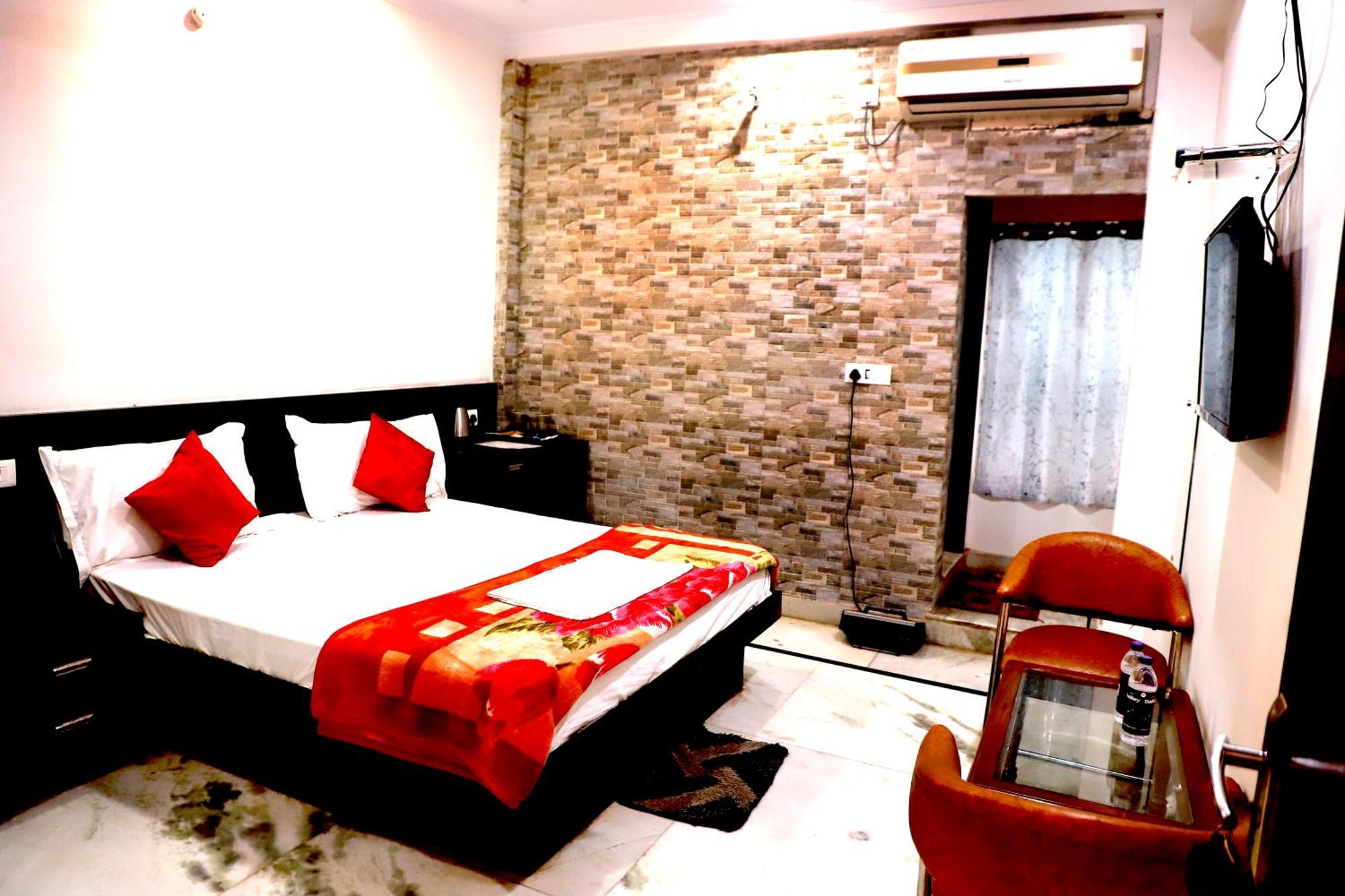 Hotel River View Khagaria Exteriör bild